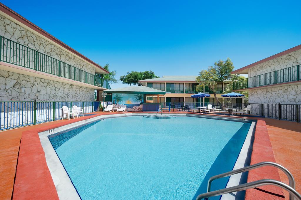 Garden Inn Homestead/Everglades/Gateway To Keys Exterior photo